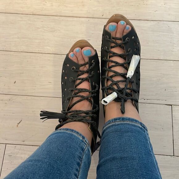 MUSSE & CLOUD BLACK LEATHER WEDGE SANDALS.  NEW - Picture 3 of 11